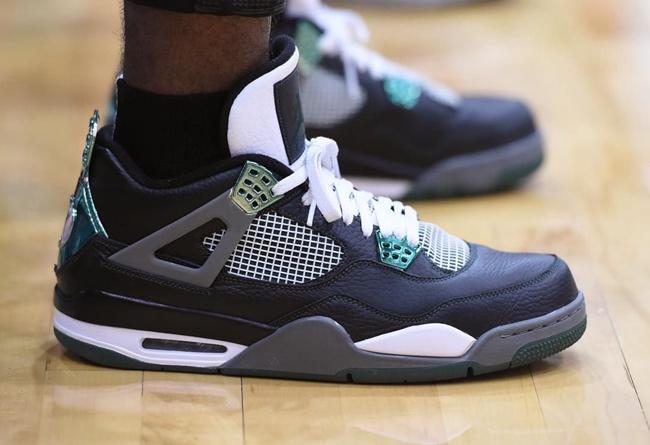 20岁新星独自撑起AC米兰左路走廊：力压S2，英超球会争相抢购他（20岁妖星一肩挑AC米兰左路，压过S2成焦点，英超豪门竞相报价）