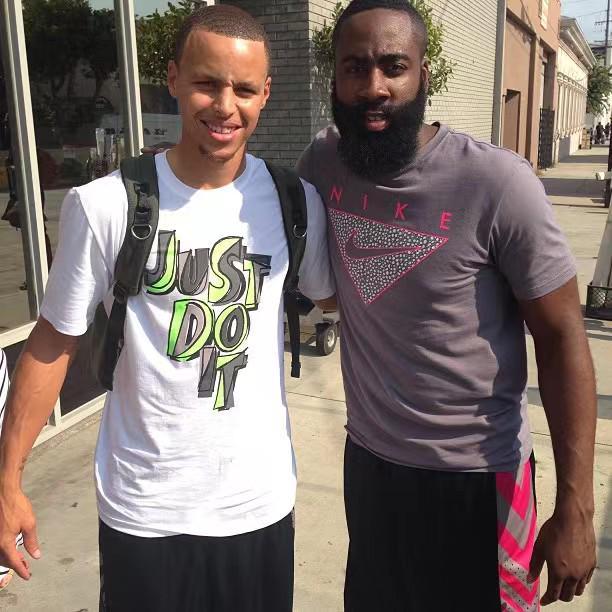 来自转会市场的报道：众所周知，皇家马德里的门将卢...（转会市场消息称：人尽皆知，皇马门将卢...）