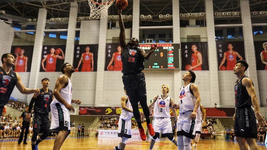 鹈鹕vs森林狼伤病报告：锡安继续缺阵，森林狼整装待发（鹈鹕对阵森林狼伤情更新：锡安仍将缺席，森林狼全员待命）