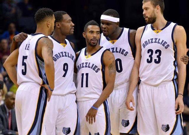 如何看待诺伊尔的失误？孔帕尼：我第一次听到这个说法（诺伊尔被指失误？孔帕尼回应：第一次听说）